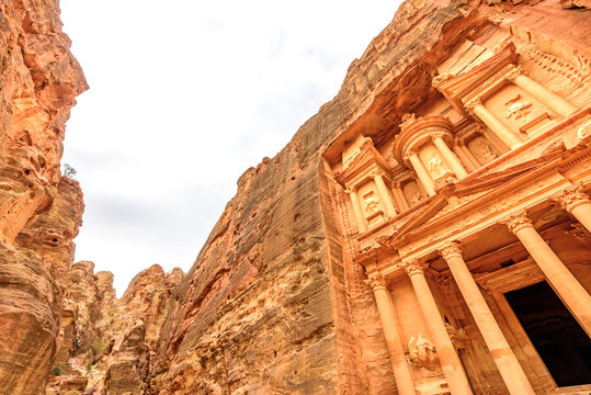 Al Khazneh in the ancient Jordanian city of Petra, Jordan
