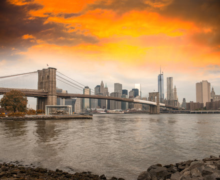 Brooklyn Bridge and Manhattan skyline