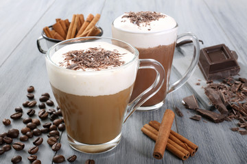 Obraz na płótnie Canvas latte i czekolady