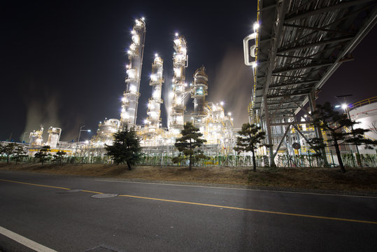 Chemical plant with bridge