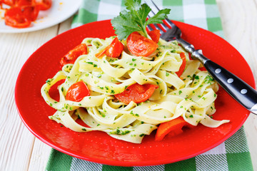 pasta with cherry tomato slices
