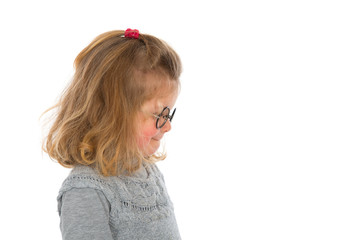 Kleines Mädchen mit Brille