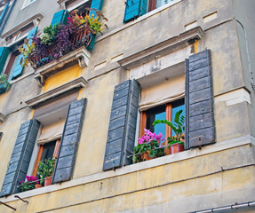 Fototapeta na wymiar venetian windows