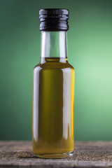 Botella de aceite de oliva virgen extra