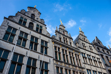 Obraz premium Houses on Market square in the center of Antwerp, Belgium