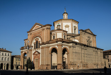 Fototapeta na wymiar Duomo di Voghera (PV)