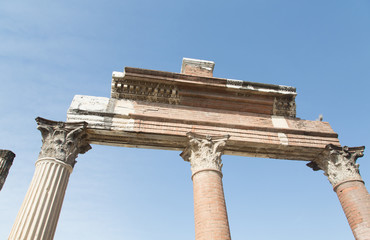 Standing Columns in Pompeii