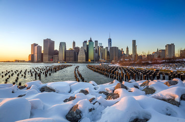 Manhattan Skyline with the One World Trade Center building at tw - obrazy, fototapety, plakaty
