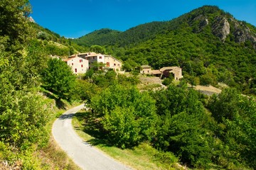 Fototapeta na wymiar Piękna wieś prowansalskim w Ardeche, Francja