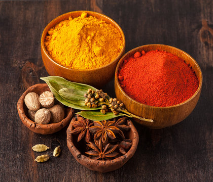 Spices Curry, Paprika, Nutmeg, Cardamom, Bay Leaf