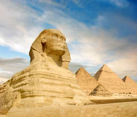  Famouse Sphinx en de grote piramides, Caïro, Egypte © gurgenb