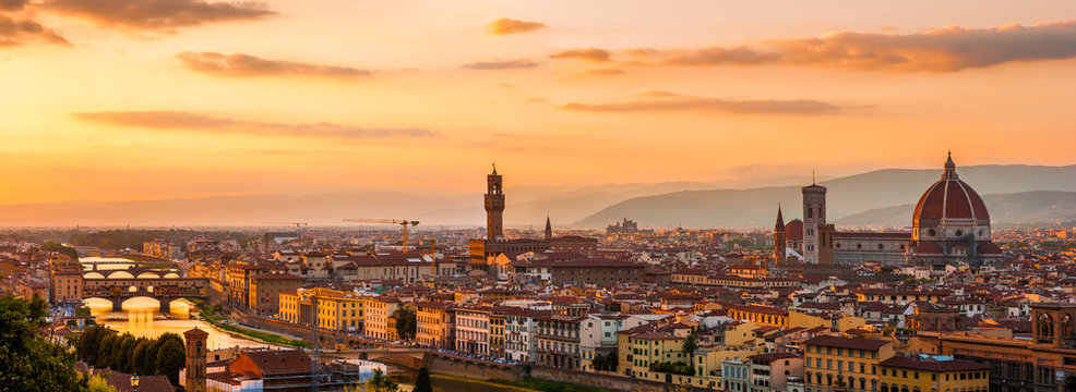 Fototapeta Panoramic view of the Florence city during golden sunset
