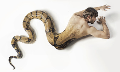 Art photo presneting the snake man - 61525234