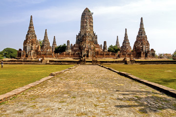 Obraz premium Pathway to ancient pagoda