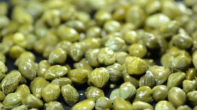 Capres (loopable video)