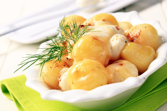 Potatoes with cheese