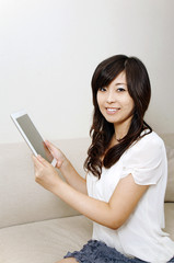 Fototapeta premium タブレットと女性