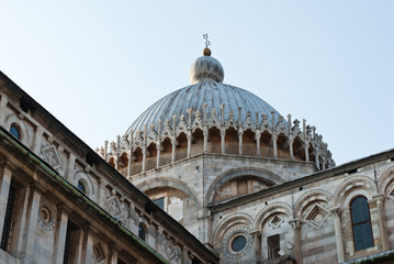 Fototapeta na wymiar Duomo di Pisa, cupola della cattedrale