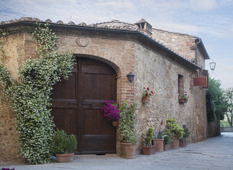 Fototapeta na wymiar Traditional Italian house