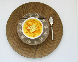 flan caramel,spéculoos et amandes effilées 