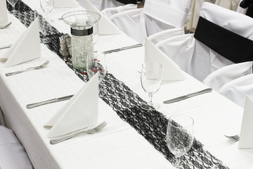 luxury wedding lunch table setting, black and white decoration