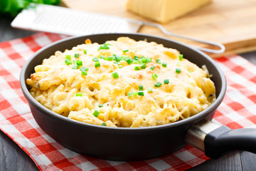 Macaroni and cheese - 61557024