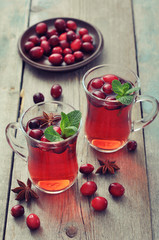 Mulled wine with fresh cranberry
