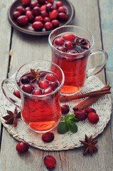 Mulled wine with fresh cranberry