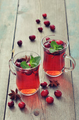 Mulled wine with fresh cranberry