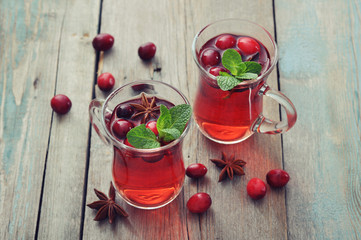 Mulled wine with fresh cranberry