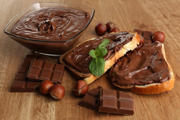 Sweet chocolate hazelnut spread with whole nuts and mint