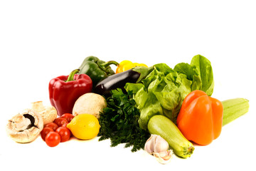 Obraz na płótnie Canvas variety of vegetables isolated on white