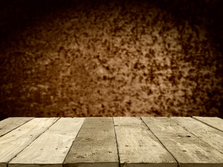 Bretter und brauner Hintergrund