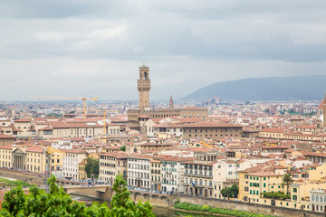 Fototapeta na wymiar Dzwonnica Ponad Florencja