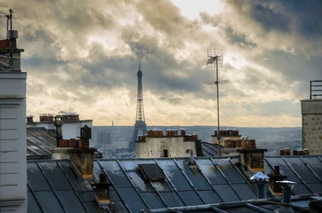 Fotobehang Paris. France. Toits de Montmartre. Vue sur Tour Eiffel. © Albachiaraa