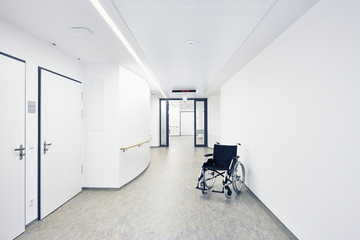 Krankenhaus Rollstuhl Flur - obrazy, fototapety, plakaty
