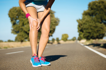 Runner training  knee pain - obrazy, fototapety, plakaty
