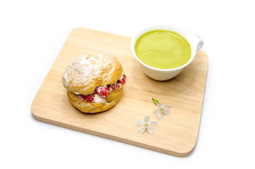 strawberry chou cream and green tea