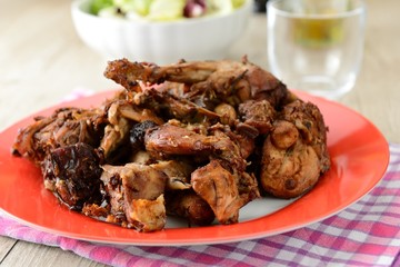 Piatto di coniglio arrosto