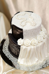 White and black wedding cake