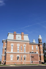 Fototapeta na wymiar Stary budynek sądu w Hillsboro, Montgomery County