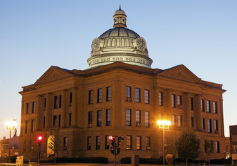Old courthouse in Lincoln, Logan County