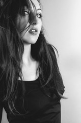 atractive brunette girl smiling