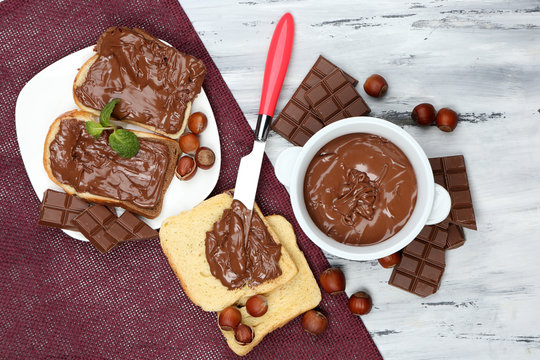 Sweet chocolate hazelnut spread with whole nuts and mint