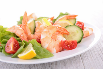 vegetable salad with shrimps
