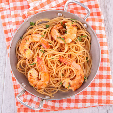 casserole with spaghetti and shrimps