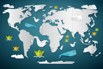 Vektorpapier-Weltkarte mit Fischen, Booten, Vögeln und Wolken © mejn