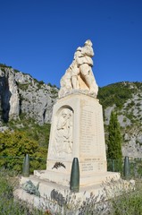 Obraz premium Monument aux morts, village de Peille