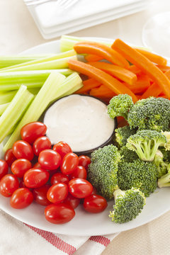 Organic Raw Vegetables with Ranch Dip