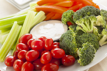 Organic Raw Vegetables with Ranch Dip